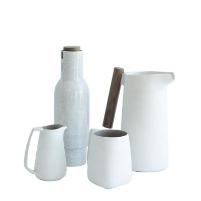 China Viable Wholesale Crackling Glaze Ware Kitchen Beware Honey Storage Bottles Ceramic Jars With Cork for sale