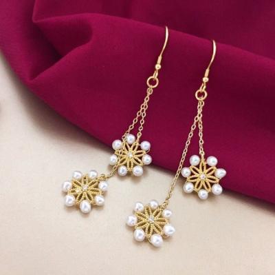 China Cute Korean Style Single Daisy Flower 14K Gold Plated Brass Handmade Winding Ear Hooks Natural Freshwater Pearl Earrings Jewelry for sale