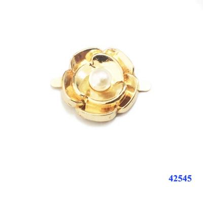 China Shoe Buckle Flower Shape Shoe Clips, Metal Shoe Buckles, Ladies Shoe Accessories for sale