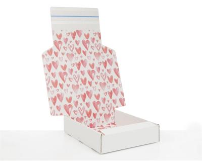 China Handmade Hot Selling Folding Cardboard Box Gift Box With Pink Heart Print Design for sale