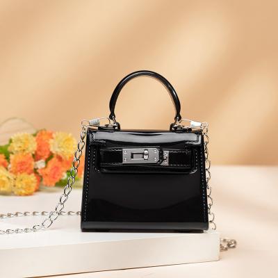 China 2021 Wholesale Fashion New Woman Chain Handbags Famous Brand Small Jelly Bags Ladies Shoulder Messenger Bag for sale