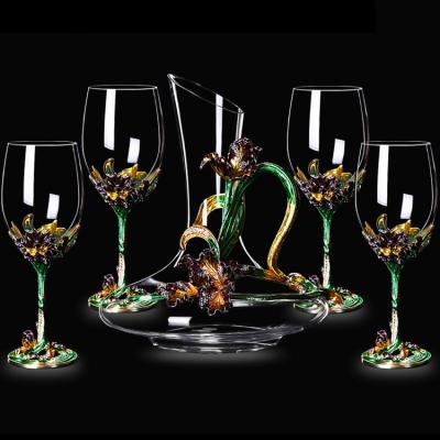 China Viable Classical Craft Goblet Design Home Decor Enamel Pattern Red Wine Crystal Glass Set for sale