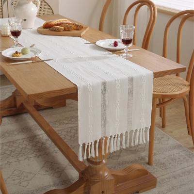 China Simple Modern Embroidery Solid Color Embroidered 100% Linen Farmhouse Table Cloth Runner In Various Colors for sale