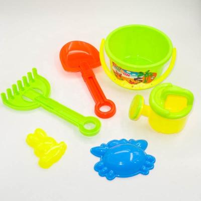 China Beach Toy Set, IN55180 6pc sand beach play toy sand bucket for kids with shovels, rakes, sand animal mold for sale