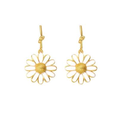 China Manufacturer Wholesale of Woman and Girl 925 Silver Enamel Daisy 18k Gold Plated Stud Earrings for sale