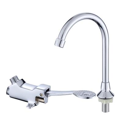 China Brass Foot Operated Faucets Non-contact Metered Foot Pedal Faucets Touchless Pedal Single Cold Basin Faucets Taps Medical Faucet for sale