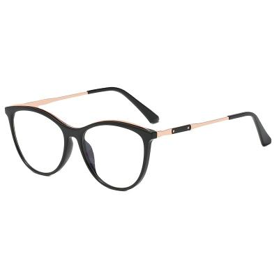 China 2022 Fashionable Designer Metal Frame Eye Glasses Optical Frames Women Eyeglasses Model for sale