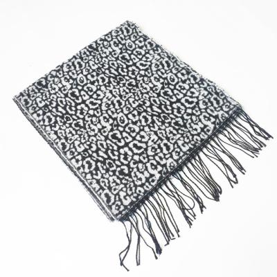 China 2021women winter hot sale lady jacquard leopard scarf woven thick soft feeling shawl for sale