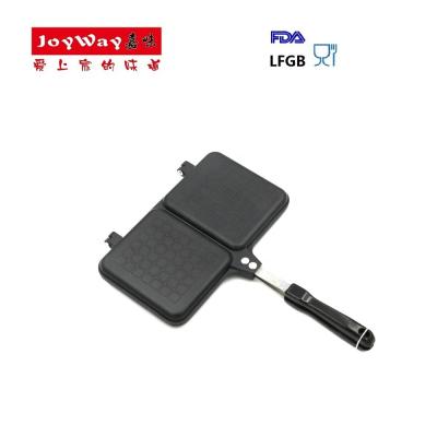 China Sustainable Double Side Waffle Pan Die Casting Aluminum Nonstick Frying Pan for sale