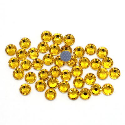 China Factory Hot Selling Hot Selling Flatback Fix Rhinestones In Flat Back Crystals For Garment Decoration for sale