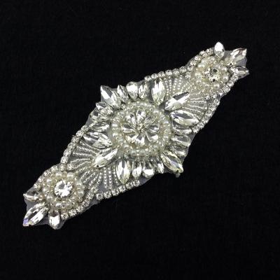 China Handmade exquisite vintage pearl applique bridal rhinestone pattern iron on or sew on hot fix rhinestone applique for bridal sash or derss for sale