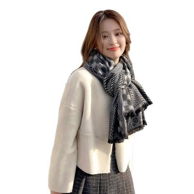 China Fashion Newest Fashion Scarves Autumn Winter Imitation Cashmere Four Leaf Clover Plaid Ladies Shawl for sale