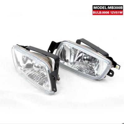 China Fog Lamp With Yellow Turn Signal Light For Mitsubishi Pajero 2000-2003 MB300 for sale