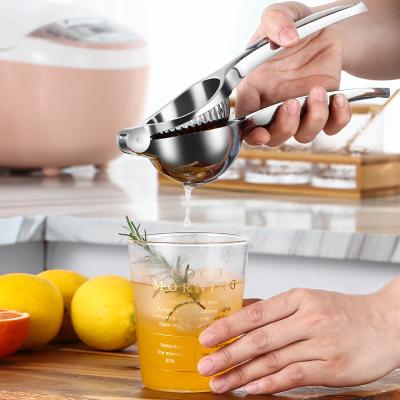 China Viable Wholesale Tool Steel Hand Held Orange Juicer Kitchen Squeezer Aluminum Alloy High Yield Juice Lemon Squeezer for sale