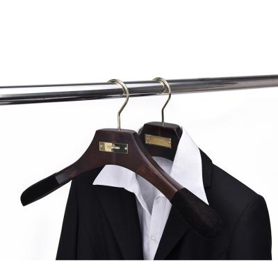 China Inspring Anti Slip Branded Non Slip Adult Coat Wooden Hangers For Display for sale