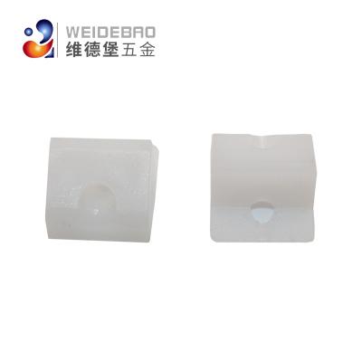 China 2021 Customized Plastic Easy Installation Shelf Bracket Iron Back Panel Shelf Bracket Connector for sale