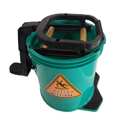 China Sustainable 16L MOP WRINGER BUCKET PLASTIC MECHANISM BRASS ROLLER Green for sale