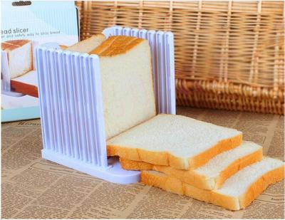 China Viable Plastic Collapsible Kitchen Bread Cutters/Bread/Slicer/Toast Baking Cutter for sale