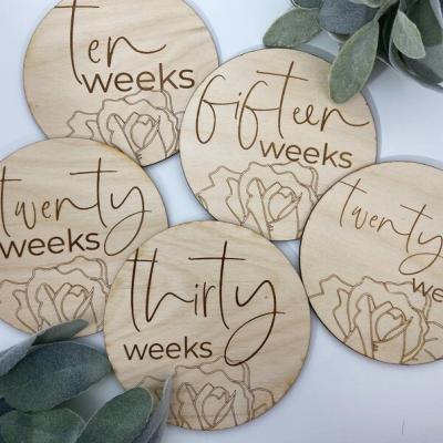 China Photography Props Wooden Pregnancy Announcement Milestone Wooden Cards Sign Set 15 Pcs for sale