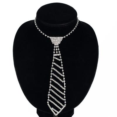 China Fashion Rhinestone Romantic Link Jewelry Long Necklace Women's Bow Tie Diamond Necklace for sale