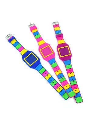 China Silicone/PVC factory OEM silicone wristband/fluorescent wristband/glow dark wristbands for sale