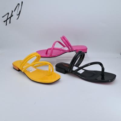 China Fashion Trend Customized Wholesale Women's Shoes Flip Flops Square Heels Sexy Low Heels Slipper Ladies for sale