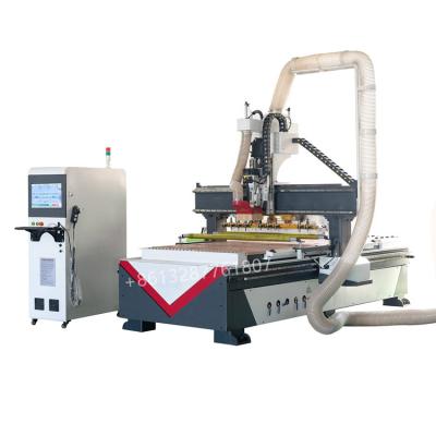 Cina Wood Acrylic PVC Engraving Cutting Woodworking Cutting Engraving Machine 1325 CNC Wood Router ATC CNC Wood Machine in vendita