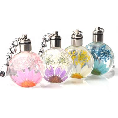 China Promotional Gift Qiyue 30mm Real Sunflower Crystal Glass Preserved Dried Flower LED Key Chain For Promotion for sale