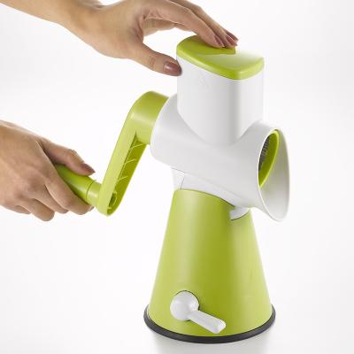 China Sustainable Green Trendy Plastic 3 Blades Manual Shred Nut Household Vegetable Retailer Slicer for sale