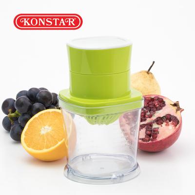 China New Models Best Viable Plastic Multifunctional Fruit Juicer Fruit Squeezer Household Tool Manually for sale