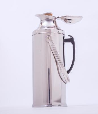 China 2 Liter Flask Stainless Steel Hot Water Viable Silver Eagle Shaped Liquid Thermos for sale