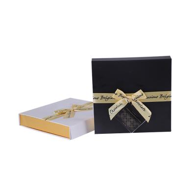 China Recyclable Wholesale Wedding Favors Bridesmaid Luxury Foldable Rigid Paper Magnetic Packaging Gift Boxes for sale