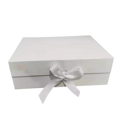 China Exquisite Recycled Materials Cardboard Materials Packaging Box White Luxury Paper Gift Box for sale