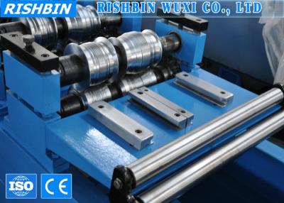 China Rollo de acero del canal del puntal de la bobina de aluminio del cinc que forma la línea con el sistema hydráulico en venta