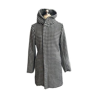 China Waterproof Women's Long Black and White Plaid Hooded Woolen Coat for sale