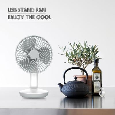 China New USB Small 3000mAh I3plug Rotating Desktop Rechargeable Table Fan Rotatable Intelligent Rechargeable Adjustable Durable Wireless Switch for sale