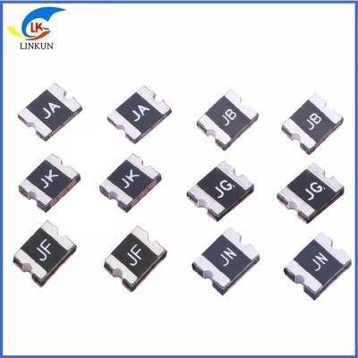 Cina Fusibile di auto-ripresa SMD 1210-110 1.1A 12V 1100MA 1210 in vendita