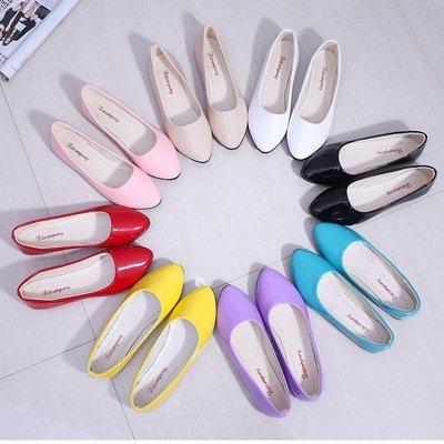 China Light Edge Slip On Solid Flat Ladies Office Shoes Women for sale