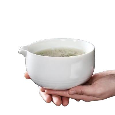 China 400ml Ceremonial Matcha Viable Ceramic Chawan Handmade Bowl With Spout Matcha Kit for sale