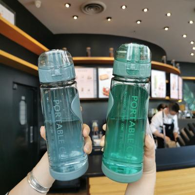 China New Portable 570ml Portable Sports Water Bottle Space Cup Men Student Children Plastic Water Custom LOGO Gift Cup Sustainable for sale