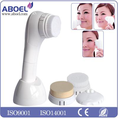 China Electric Waterproof Vibrating Facial Cleaning Brush And Massager With 2pcs AA Batteries for sale