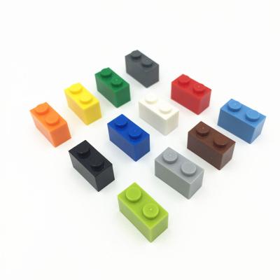 China DIY Building Toy Building Block Parts Free Assembly Plastic Bricks 1X1 Block Toys for sale