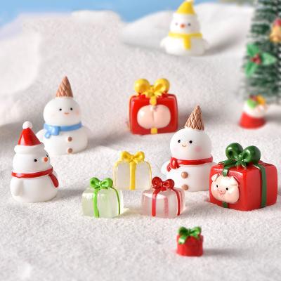 China Wholesale 2022 Festival Resin Merry Christmas Figurine Christmas Gift Home Decoration Decoraciones de Navidad de Figura Village Snowman Wholesale for sale