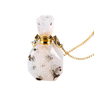 China FASHIONABLE Natural Crystal Perfume Oil Bottle Necklace Essential Oil Diffuser Charm Natural Perfume Bottle Necklace for sale