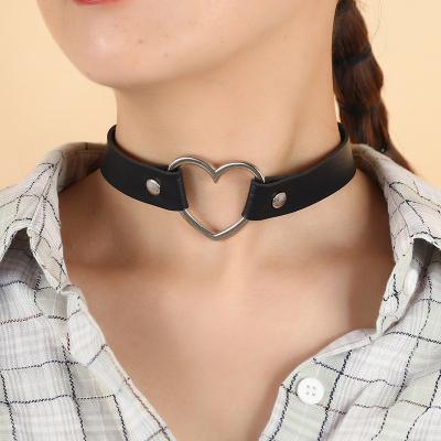 China Wholesale Punk Cute Pu Leather Choker Necklace For Women Girl Diary Wear Sexy Jewelry Necklace Heart Shaped Leather Necklace for sale