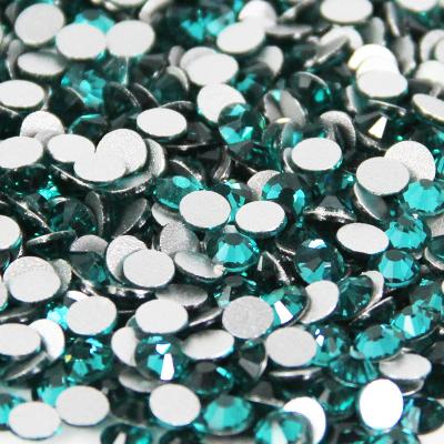 China Shinning Non Flat Back Hotfix Crystal Nail Decorations Rhinestone for sale