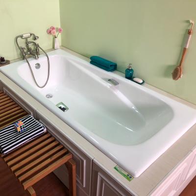 China 1.8m Bathtub Extra Large Cast Iron Enamel Freestanding Bathtubs China for sale