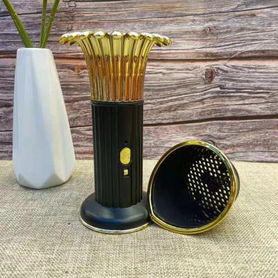 China From Middle East Arabian Luxury Electric Car Rechargeable Censer Mini USB Electric Bakhoor Power Charging Car Censer for sale