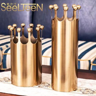 China Contemporary Crown Shape Royal Brass Decoration Hotel Decoration For Villa Home for sale