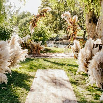 China Decorative Flores Artificia Pampas Grass Large Pampas Grass Artificial Flower Fluffy Artificial Flower Plant For Home Decoration for sale